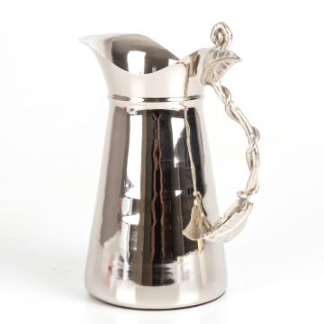 Gümüş Kaplama Kulplu Yaprak Desenli Metal Sürahi Gümüş Renk 16 x 23 x 12 Cm.